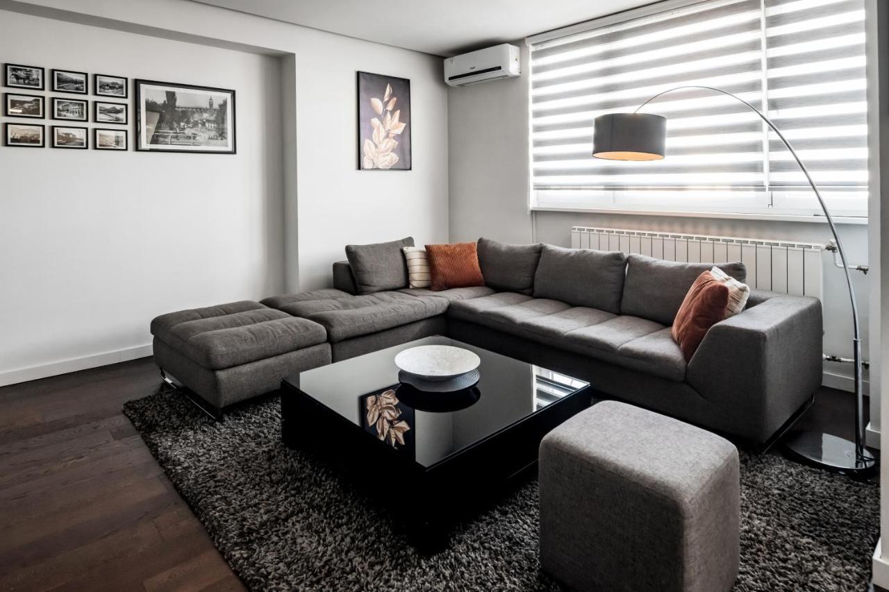 2 Bedroom Penthouse In City Center, Free Parking サラエヴォ エクステリア 写真