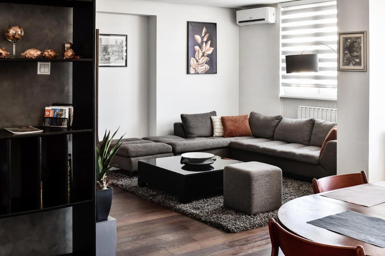 2 Bedroom Penthouse In City Center, Free Parking サラエヴォ エクステリア 写真