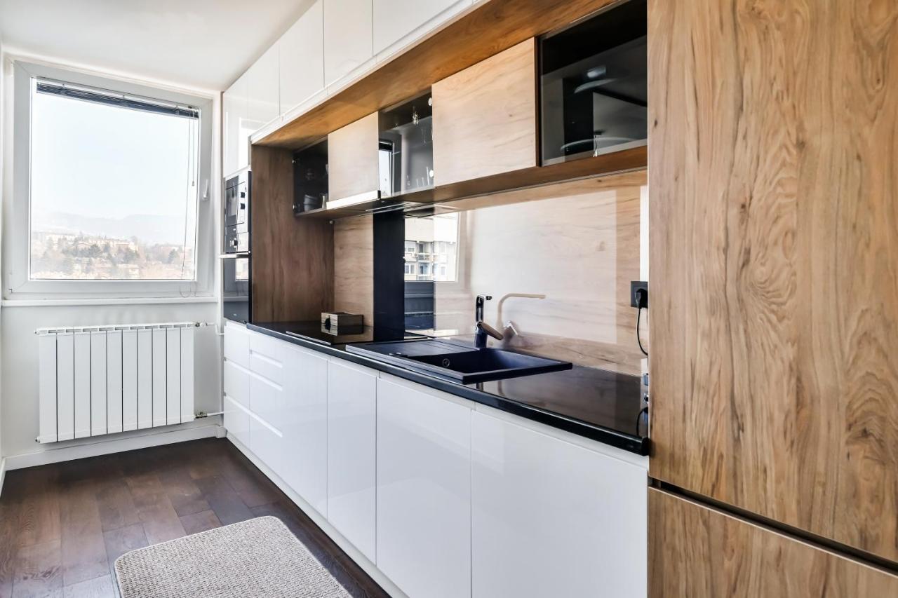 2 Bedroom Penthouse In City Center, Free Parking サラエヴォ エクステリア 写真