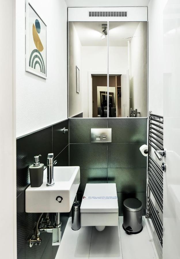 2 Bedroom Penthouse In City Center, Free Parking サラエヴォ エクステリア 写真